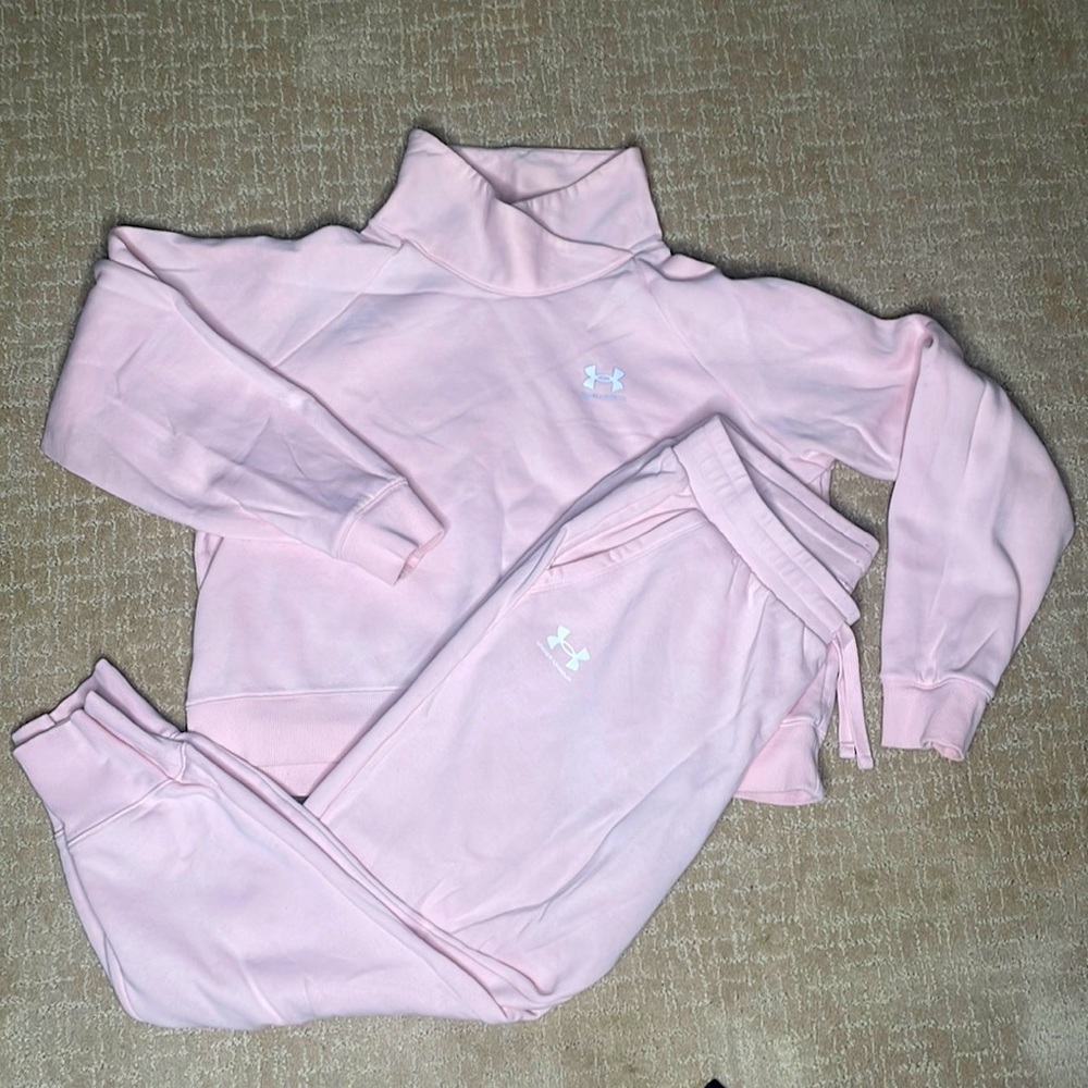 “Under Armor” Pink lounge set.